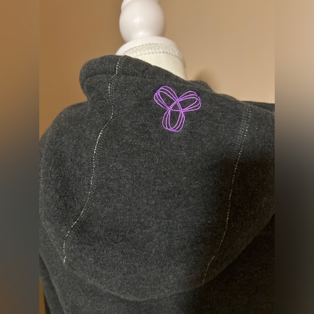 Aritzia TNA Grey Hoodies Sweater - Picture 6 of 6